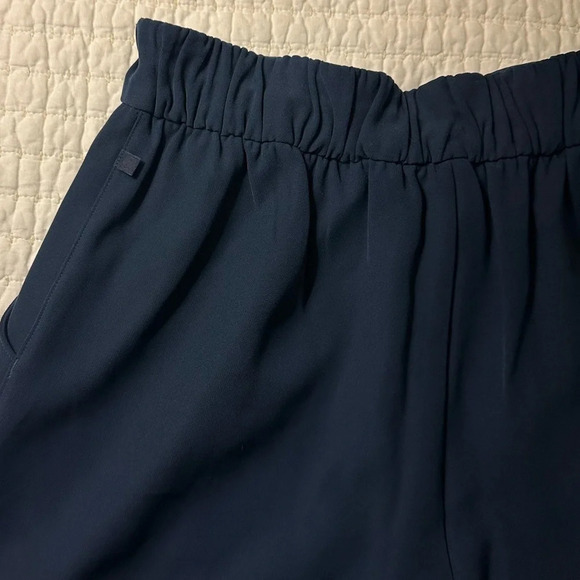 Lululemon Noir Short 5.5" True Navy 4 - Picture 6 of 8